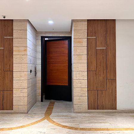 Spacious 2-Bedroom Apartment Near Center 티라나 외부 사진